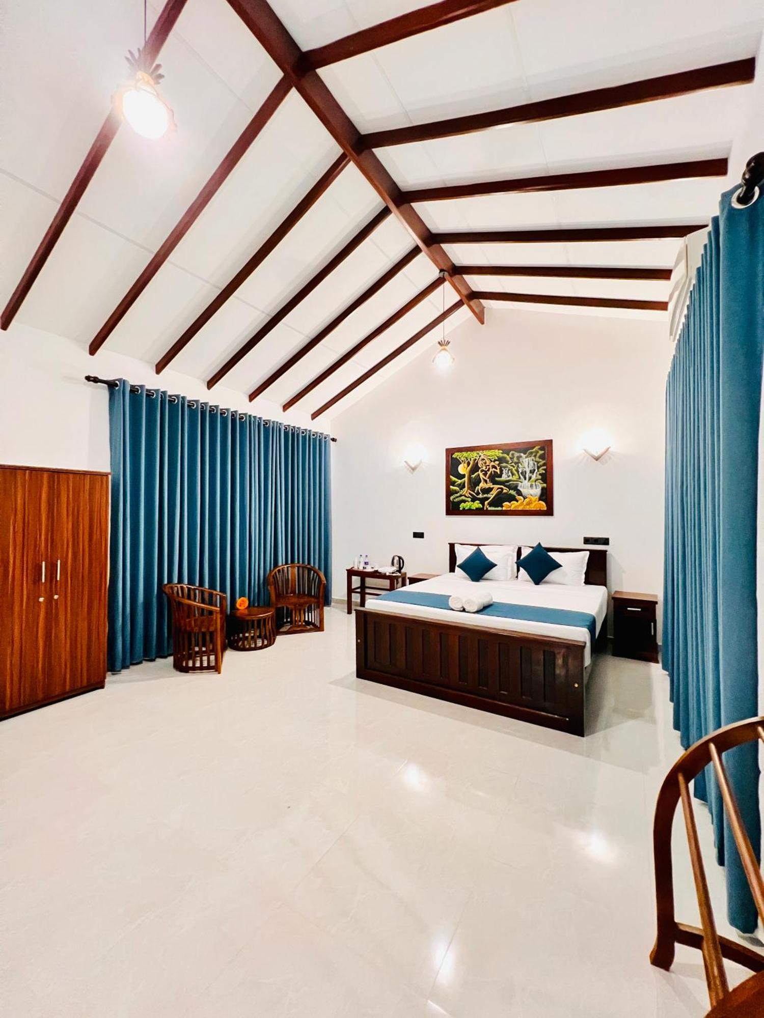 Ocean Front Villa 히카두와 외부 사진