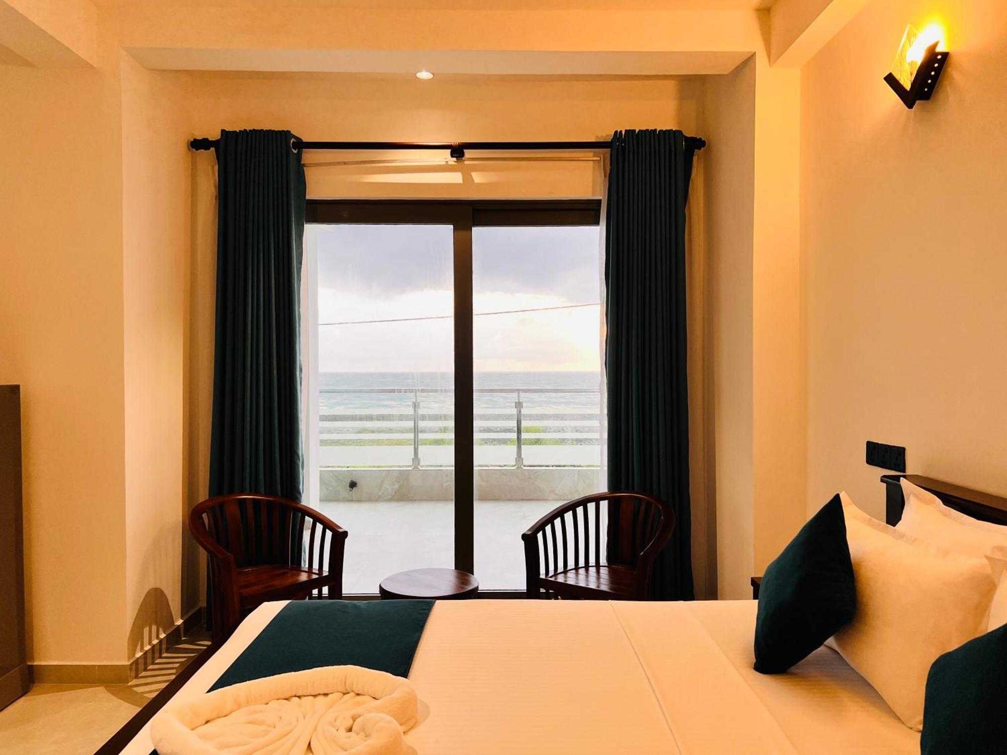 Ocean Front Villa 히카두와 외부 사진