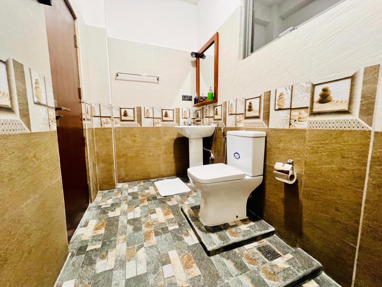 Ocean Front Villa 히카두와 외부 사진