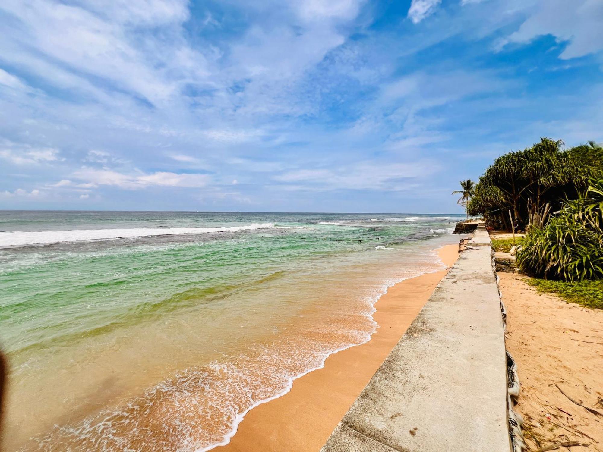 Ocean Front Villa 히카두와 외부 사진
