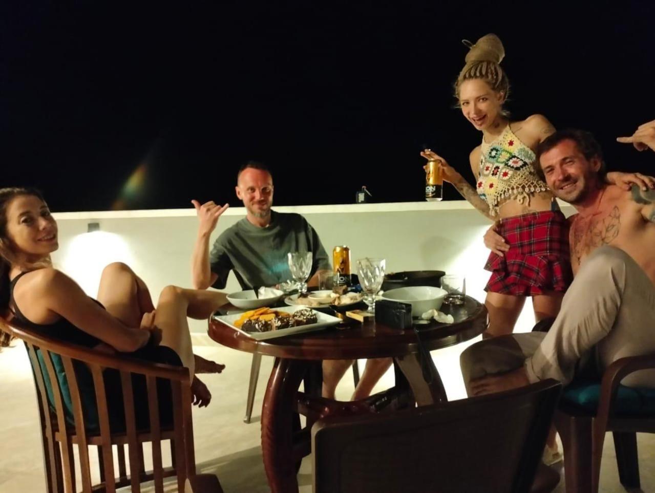 Ocean Front Villa 히카두와 외부 사진